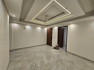 Room in 3 BHK Apartment at Mandi – for Rent