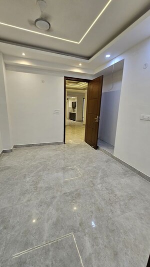 Room in 3 BHK Apartment at Mandi – for Rent