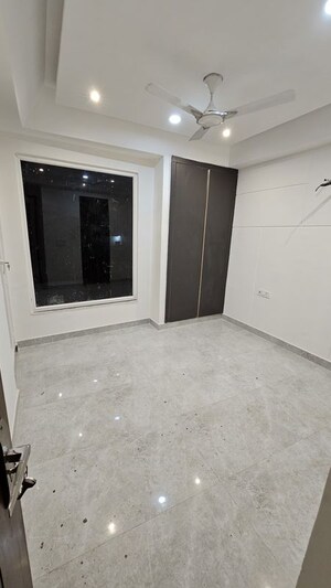 Room in 3 BHK Apartment at Mandi – for Rent