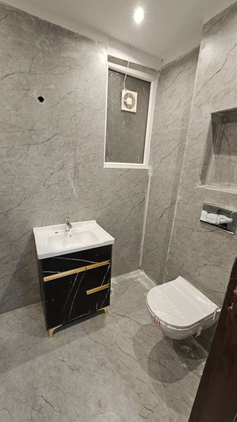 Bathroom, mandi 3 Bedroom 1235 Sq.Ft. Apartment In Mandi Delhi 10574690