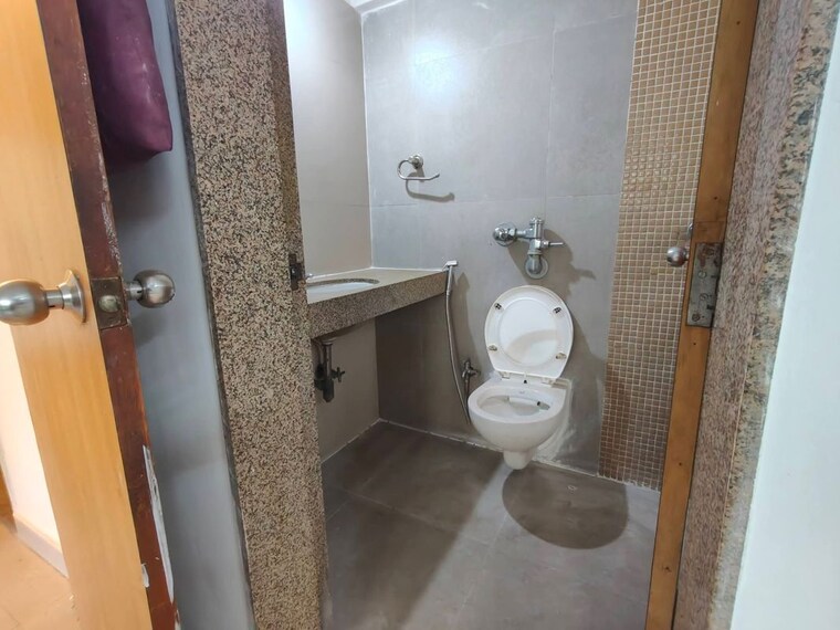 Bathroom, puranik-city 2 Bedroom 490 Sq.Ft. Apartment In Kasarvadavali Thane 10574659