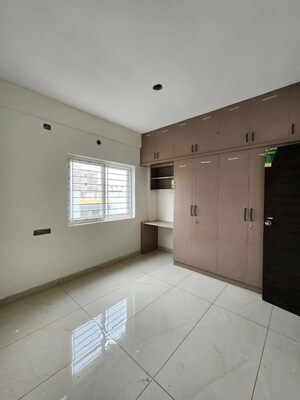 Room in 2 BHK Builder Floor at Reliable Layout – for Rent