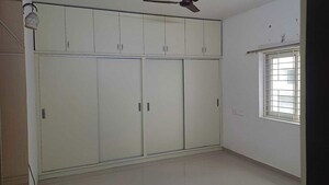 Room in 3 BHK Apartment at Poulomi Avante, Kokapet – for Rent