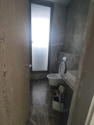 Bathroom in 3.5 BHK Apartment at Prestige Jasdan Classic, Mahalaxmi – for Rent