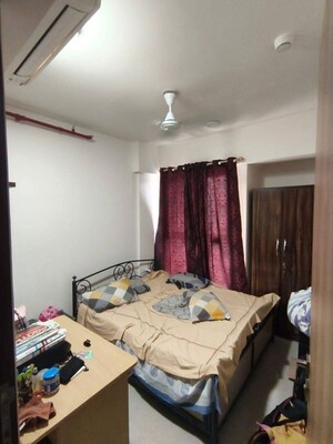 Team Area in 2 BHK Apartment at Piramal Vaikunth, Balkum Pada – for Rent