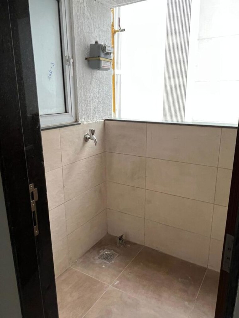 Bathroom, geras-world-of-joy-s 2 Bedroom 879 Sq.Ft. Apartment In Kharadi Pune 10574733