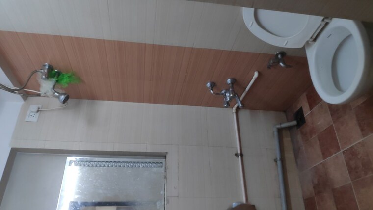 Bathroom, raj-grandeur 3.5 Bedroom 2250 Sq.Ft. Apartment In Powai Mumbai 10574781
