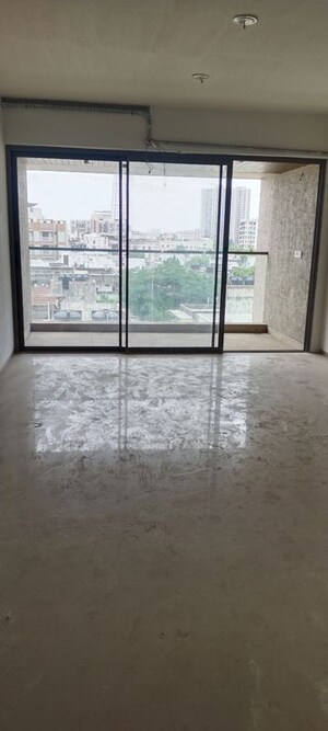 Room in 4 BHK Apartment at Chavda Manali Apartments, Panjrapole – for Sale