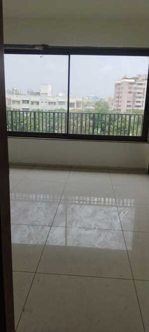 Balcony in 4 BHK Apartment at Chavda Manali Apartments, Panjrapole – for Sale