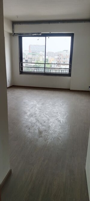Room in 4 BHK Apartment at Chavda Manali Apartments, Panjrapole – for Sale