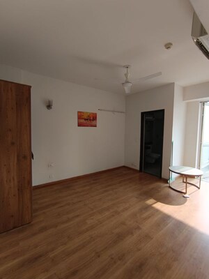 Room in 3.5 BHK Apartment at M3M Escala, Sector 70a – for Rent