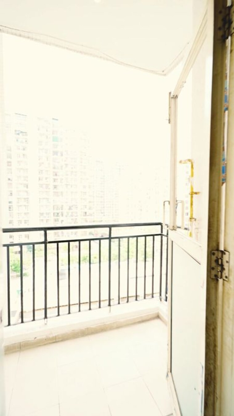 Balcony, kingswood-court 2.5 Bedroom 1400 Sq.Ft. Apartment In Sain Vihar Ghaziabad 10574810