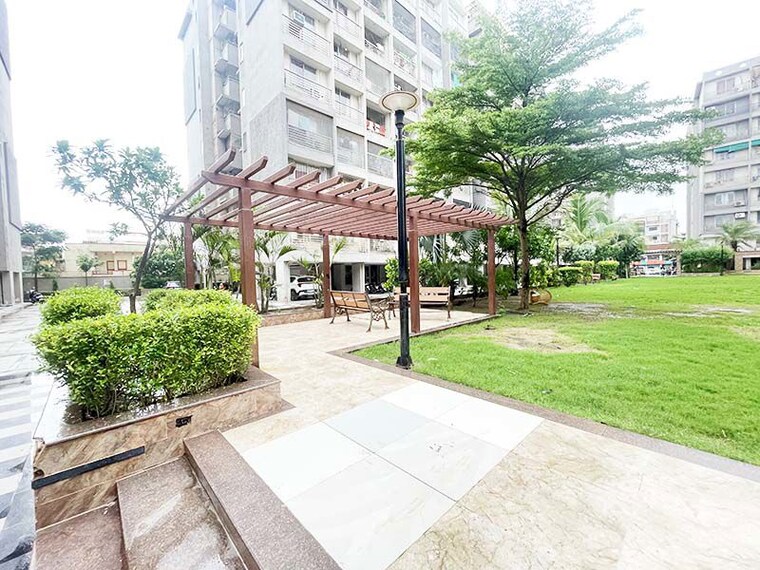 Exterior View, shahibagh 3 Bedroom 265 Sq.Yd. Apartment In Shahibagh Ahmedabad 10574844