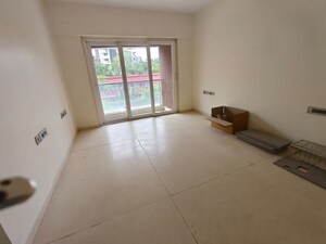 Room in 2 BHK Apartment at RNA Continental, Chembur – for Rent