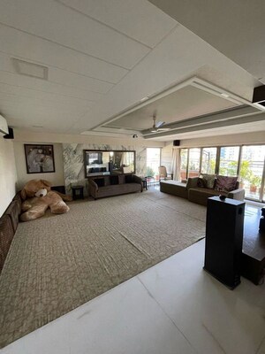 6+ BHK Apartment For Sale in Tapovan CHS, Santacruz West
