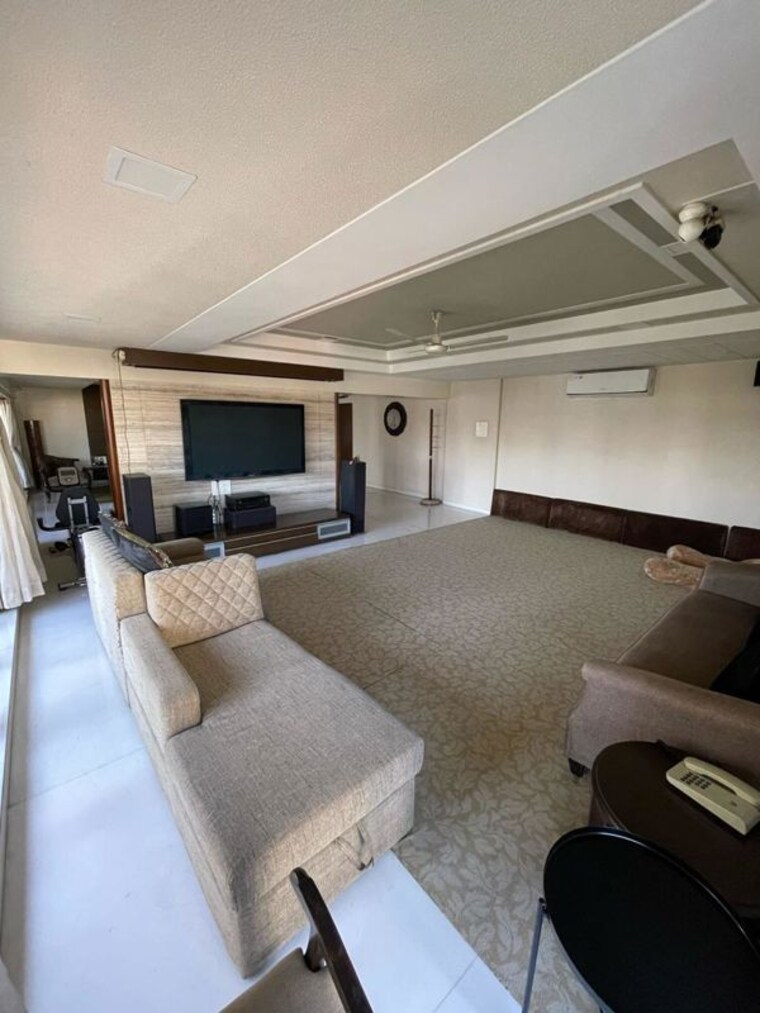 Team Area, tapovan-chs 6+ Bedroom 4000 Sq.Ft. Apartment In Santacruz West Mumbai 10574845