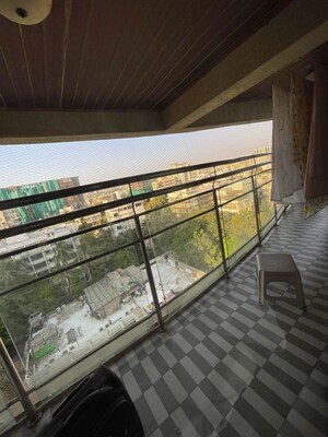 Balcony in 6+ BHK Apartment at Tapovan CHS, Santacruz West – for Sale