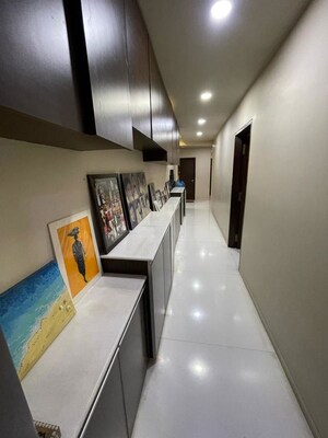 Building Lobby in 6+ BHK Apartment at Tapovan CHS, Santacruz West – for Sale