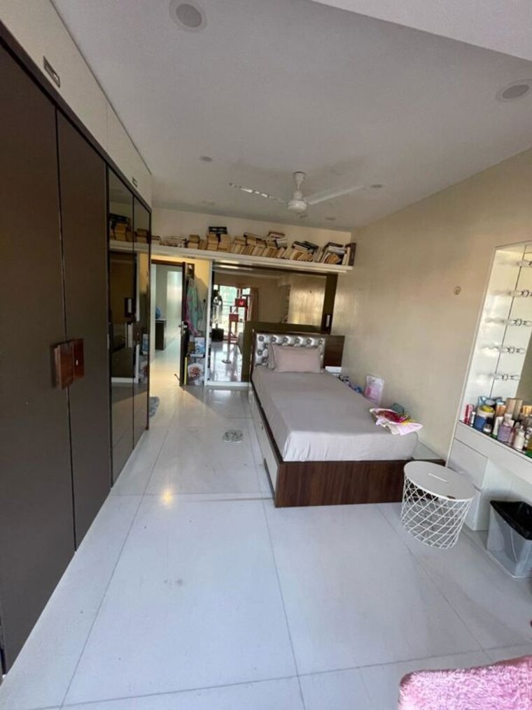Team Area, tapovan-chs 6+ Bedroom 4000 Sq.Ft. Apartment In Santacruz West Mumbai 10574845