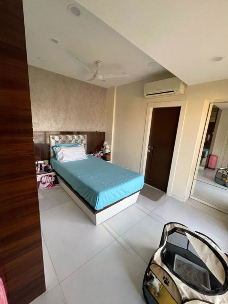 Bathroom, tapovan-chs 6+ Bedroom 4000 Sq.Ft. Apartment In Santacruz West Mumbai 10574845