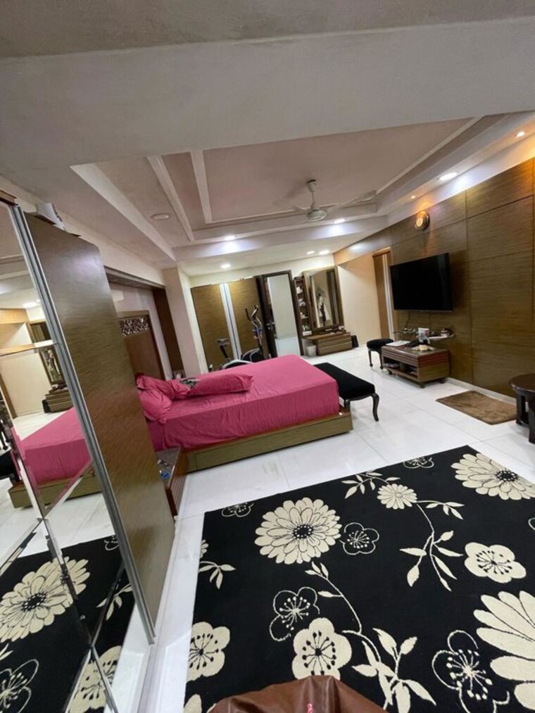 Team Area, tapovan-chs 6+ Bedroom 4000 Sq.Ft. Apartment In Santacruz West Mumbai 10574845