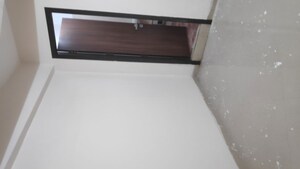 Room in 3.5 BHK Apartment at Raj Grandeur, Powai – for Sale