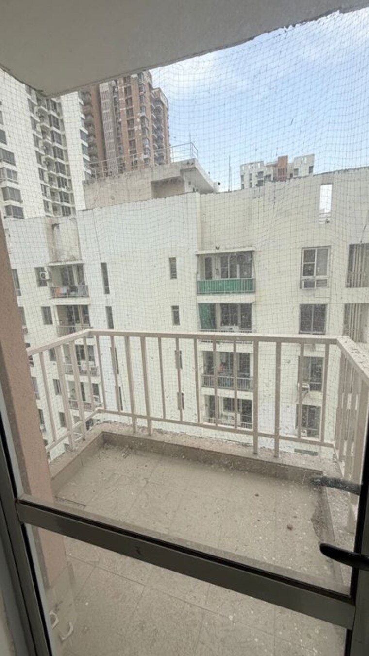 Balcony, pioneer-park-phase-1 3 Bedroom 1670 Sq.Ft. Apartment In Sector 61 Gurgaon 10574860