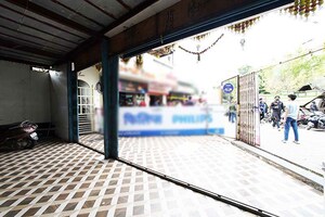  Shop – Exterior View View at Ravet - for Rent