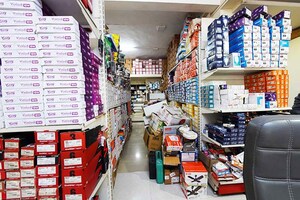  Shop – Exterior View View at Ravet - for Rent