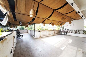 Living Room in  Shop at Ravet – for Rent