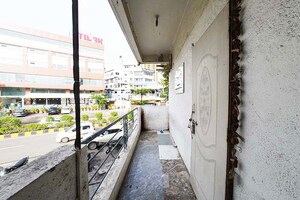 Balcony in  Shop at Ravet – for Rent