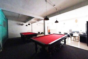 Team Area in  Shop at Ravet – for Rent