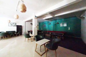 Team Area in  Shop at Ravet – for Rent