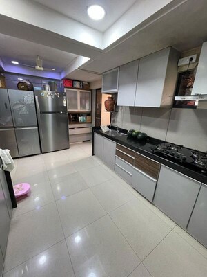 Kitchen in 6+ BHK Apartment at Tapovan CHS, Santacruz West – for Rent