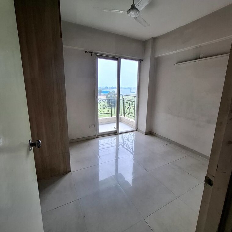 Room, signature-global-the-millennia 2 Bedroom 850 Sq.Ft. Apartment In Sector 37d Gurgaon 10574884