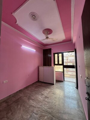 Room in 2 BHK Builder Floor at Green Fields Colony – for Rent