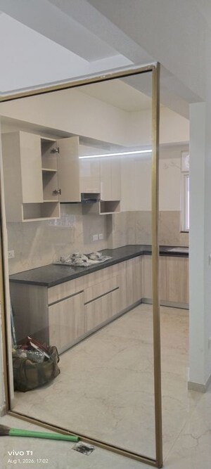 Kitchen in 2.5 BHK Builder Floor at Smart World Orchard, Sector 61 – for Rent