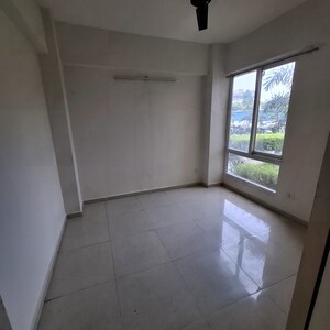 Room in 2 BHK Apartment at Signature Global The Millennia, Sector 37d – for Rent