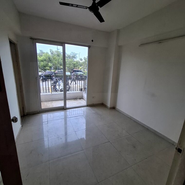 Room, signature-global-the-millennia 2 Bedroom 850 Sq.Ft. Apartment In Sector 37d Gurgaon 10574932