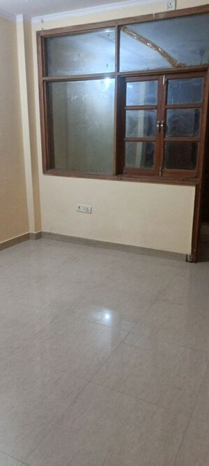 Room in 2 BHK Builder Floor at Govindpuri – for Rent