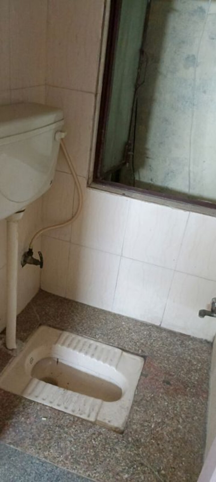 Bathroom, govindpuri 2 Bedroom 75 Sq.Yd. Builder Floor In Govindpuri Delhi 10574952