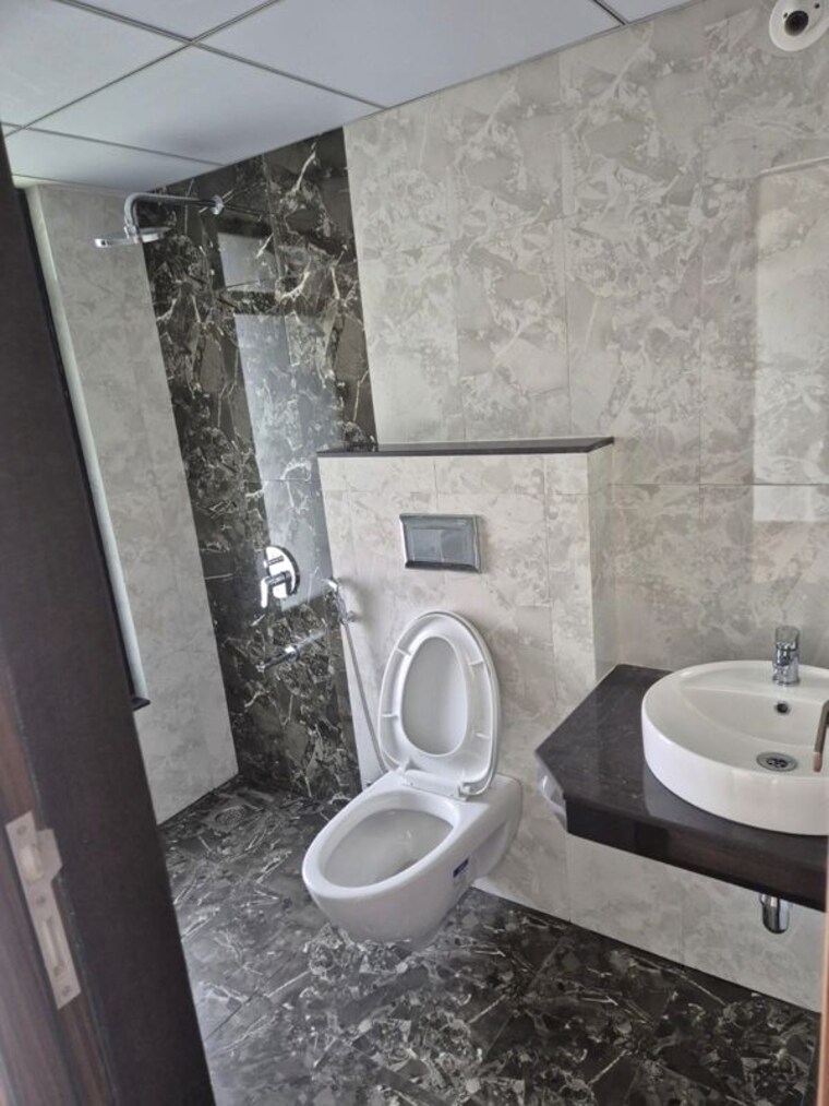Bathroom, duville-riverdale-grove 2 Bedroom 652 Sq.Ft. Apartment In Kharadi Pune 10574919