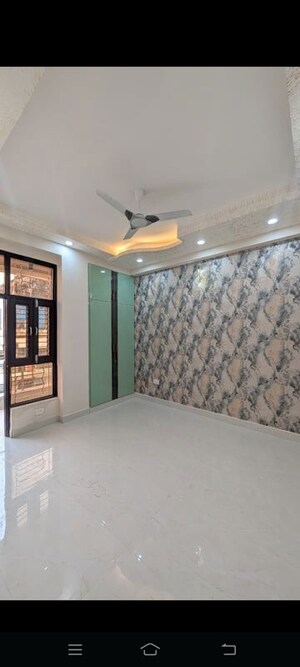 Room in 2 BHK Builder Floor at Kanha Apartments Indirapuram, Shakti Khand 2 – for Rent