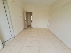 Room in 3 BHK Apartment at Lunkad Goldcoast, Viman Nagar – for Rent