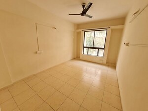 Room in 3 BHK Apartment at Lunkad Goldcoast, Viman Nagar – for Rent