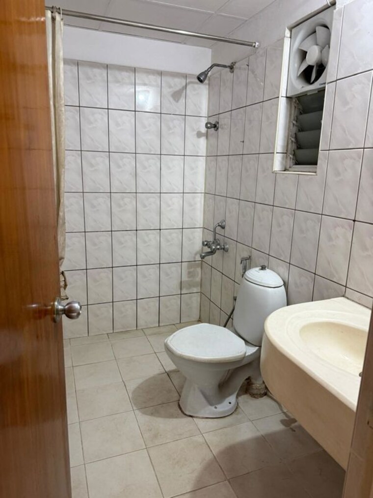 Bathroom, prestige-monte-carlo 3 Bedroom 1690 Sq.Ft. Apartment In Yelahanka Bangalore 10574978