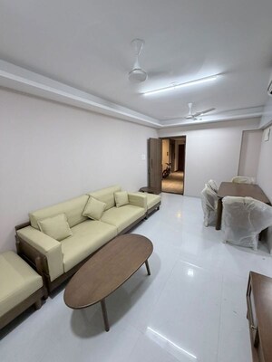 Team Area in 1 BHK Apartment at Vayuputra Trident, Santacruz West – for Rent