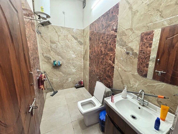 Bathroom, kulhan 2 Bedroom 1200 Sq.Ft. Builder Floor In Kulhan Dehradun 10574989