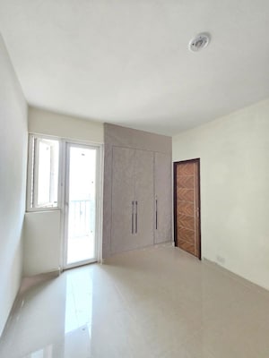 Room in 2 BHK Apartment at Angel Mercury, Vaibhav Khand – for Rent