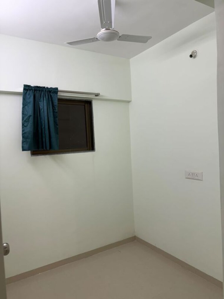 Room, siddharth-nagar-chs-goregaon 2 Bedroom 450 Sq.Ft. Apartment In Goregaon West Mumbai 10575014